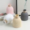 Modern Geometric Ripple Vase – Elegant Plastic Decorative Vessel with Bamboo Lid